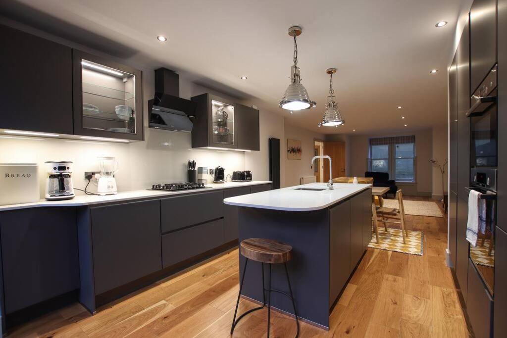 Stylish 2 Bed Home In The Heart Of Clifton Bristol Exterior photo